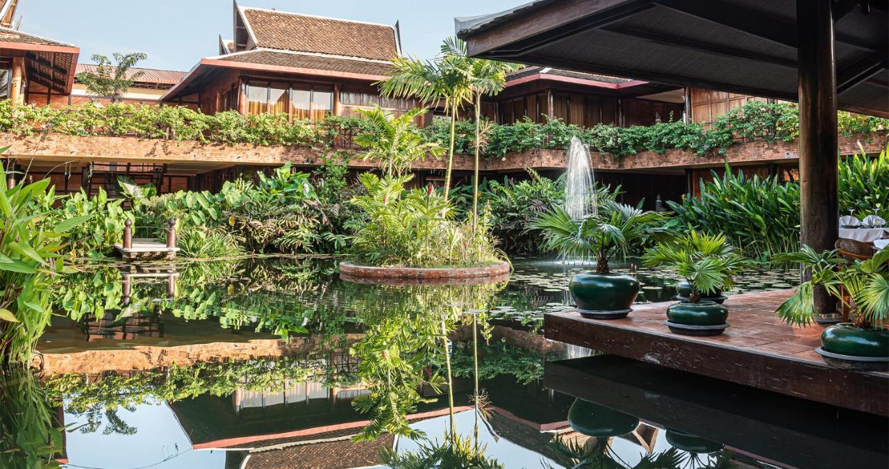 Angkor Village Hotel - Small Luxury Hotels Of The World Σιέμ Ρέαπ Εξωτερικό φωτογραφία The resort's main building