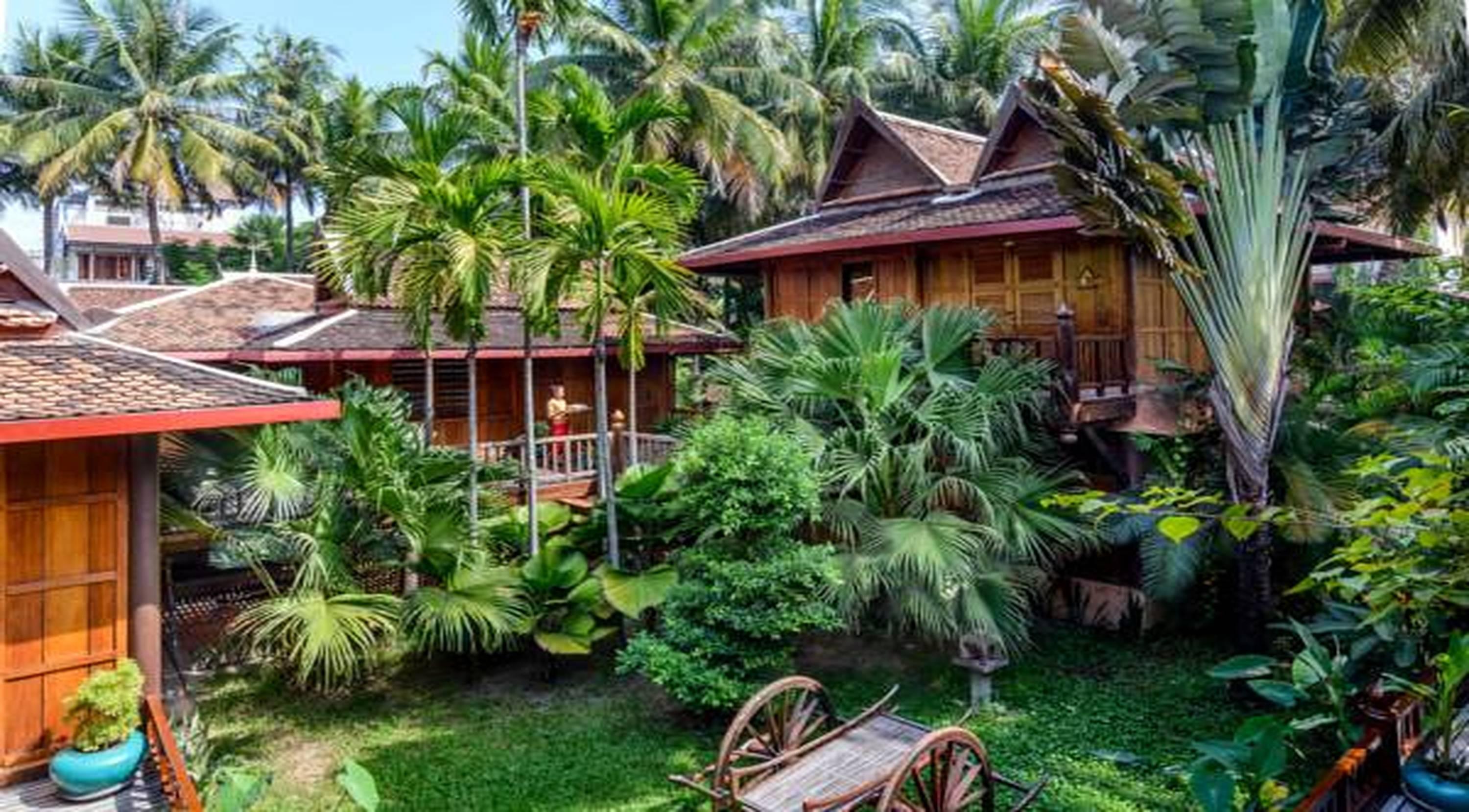 Angkor Village Hotel - Small Luxury Hotels Of The World Σιέμ Ρέαπ Εξωτερικό φωτογραφία A traditional Thai house
